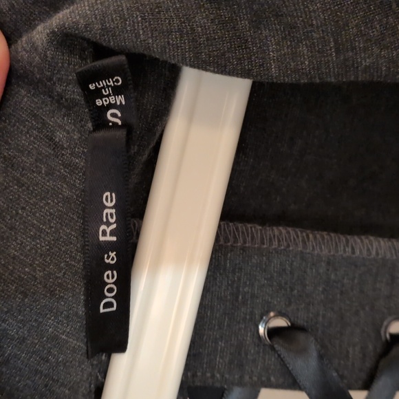 Doe & Rae Laced Back Blazer - Picture 2 of 6